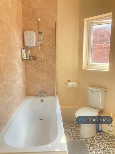 4 Bedroom End Of Terrace House To Rent In Langsett Road, Sheffield, S6