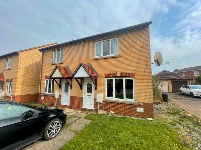 3 Bedroom Semi-Detached House To Rent In Hoathly Mews, Kents Hill, Milton Keynes, MK7