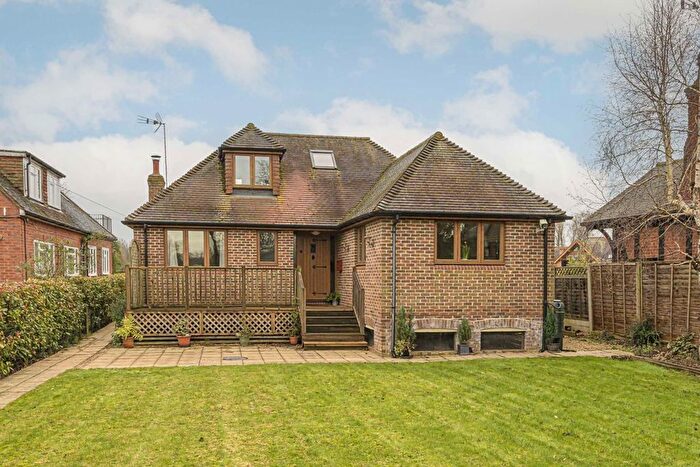 3 Bedroom Detached House To Rent In Thames Side, Staines, TW18