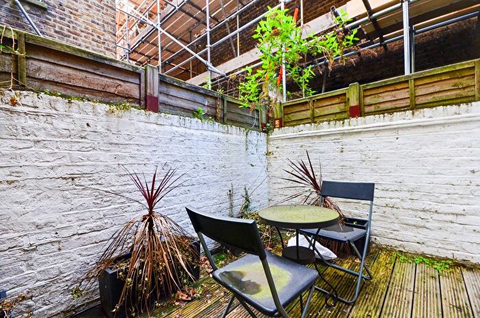 Studio To Rent In Fairholme Road, West Kensington, London, W14