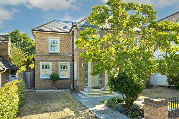 5 Bedroom Detached House To Rent In Grove End Lane, Esher, Surrey, KT10