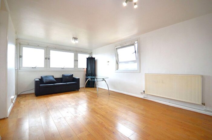 2 Bedroom Flat To Rent In Lexden Road, London, W3