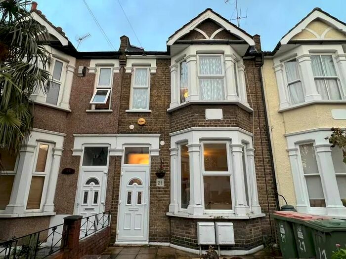 3 Bedroom Terraced House To Rent In East Road, London E15