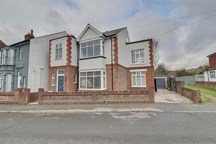 4 Bedroom House For Sale In Knowsley Road, Portsmouth, PO6