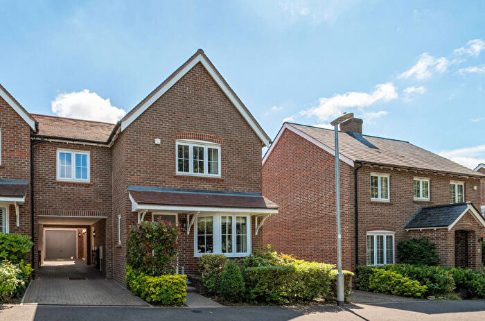4 Bedroom Semi-Detached House For Sale In Buchanan Way, Binfield, Bracknell, RG42
