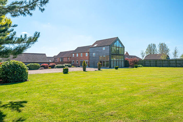 5 Bedroom Barn Conversion For Sale In Ollerton Road, Tuxford, NG22