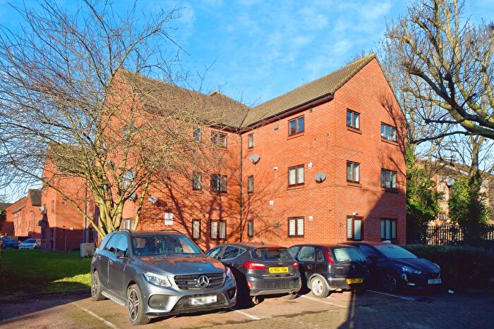 1 Bedroom Flat For Sale In Elgar Avenue, London, NW10