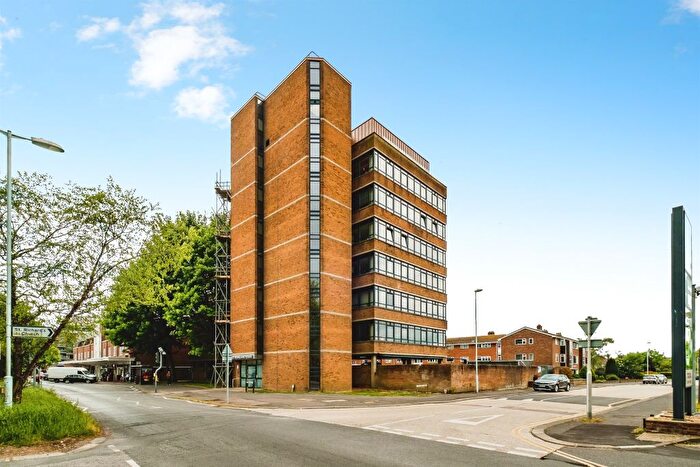 1 Bedroom Flat For Sale In Strand Parade, Goring-By-Sea, Worthing, BN12