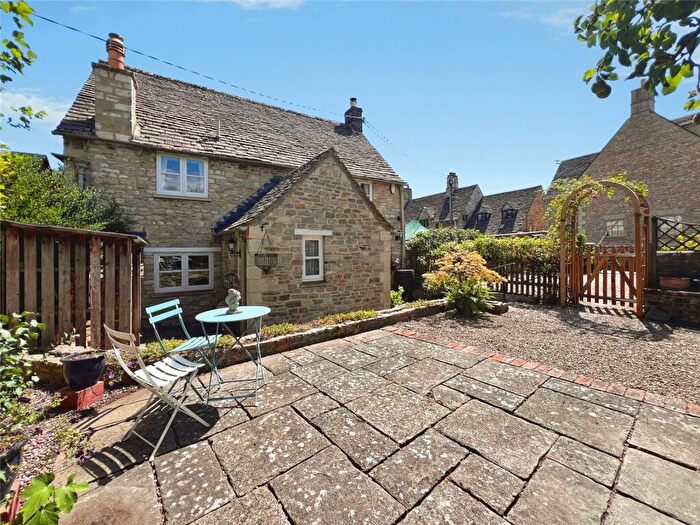 2 Bedroom Detached House For Sale In Burford, Oxfordshire, OX18