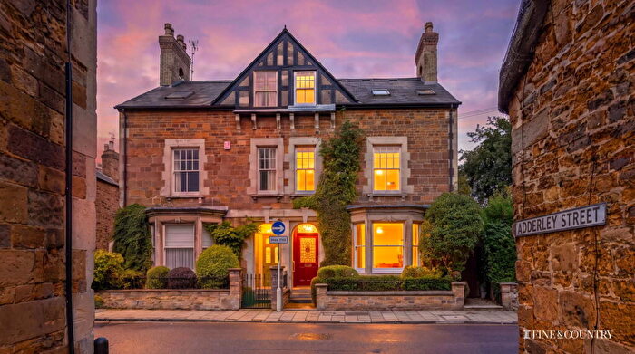 5 Bedroom Town House For Sale In Uppingham, LE15
