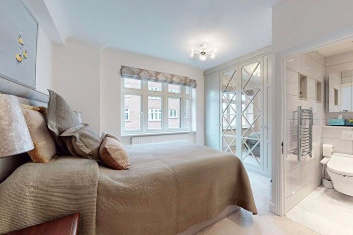 3 Bedroom Flat For Sale In Hall Road, St John's Wood, London, NW8