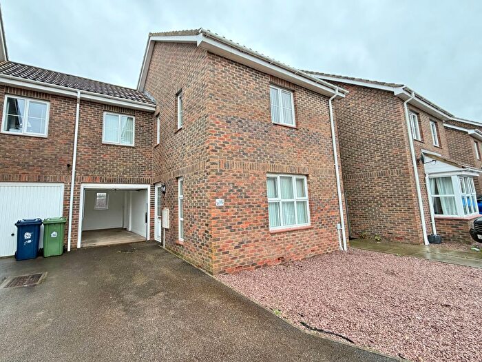 3 Bedroom Link Detached House To Rent In Fields View, Benwick, PE15