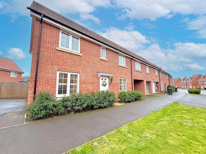 3 Bedroom Semi-Detached House For Sale In Morpeth Crescent, Thorn, LU5