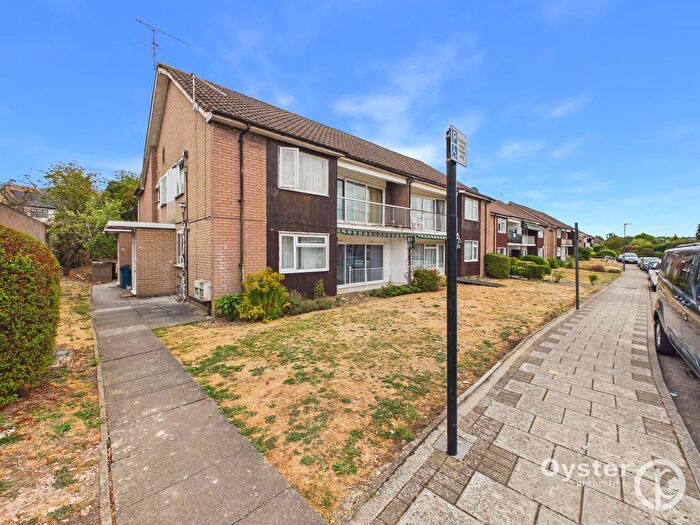3 Bedroom Flat To Rent In Dene Gardens, Stanmore, HA7