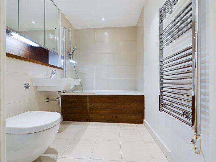 1 Bedroom Apartment To Rent In Dock Head Road, Chatham, ME4