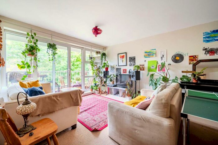 2 Bedroom Flat To Rent In Glenbuck Road, Surbiton, KT6