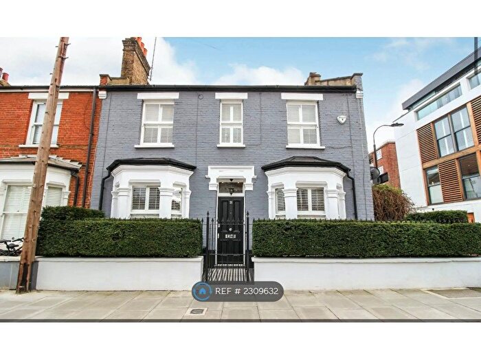 3 Bedroom End Of Terrace House To Rent In Bishops Road, London, SW6