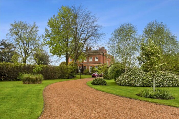 2 Bedroom Apartment For Sale In Ramridge Park, Andover, Hampshire, SP11