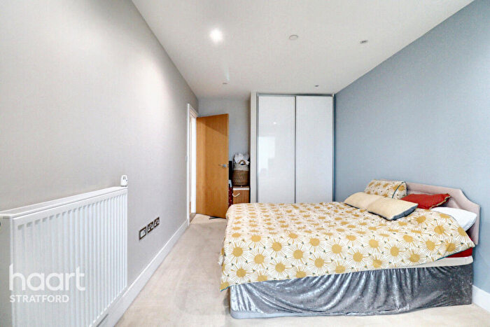 1 Bedroom Apartment For Sale In High Street, Stratford, E15