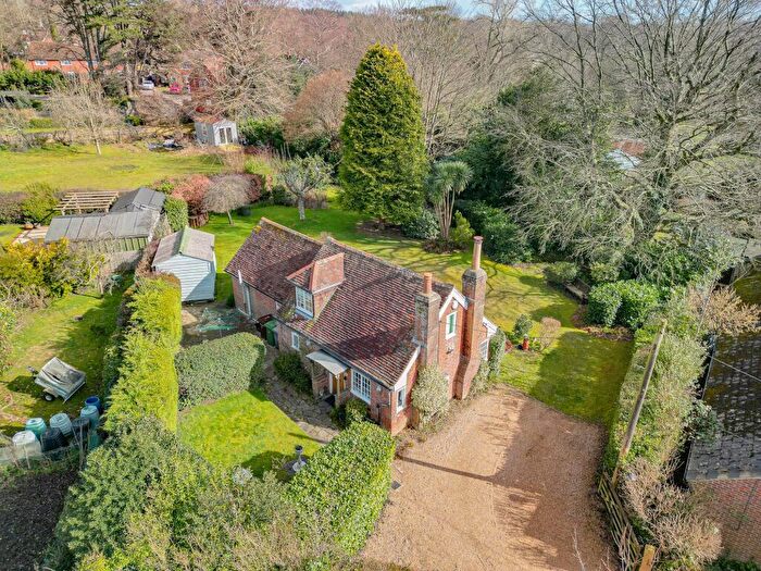 3 Bedroom Detached House For Sale In Botley Road, Shedfield, SO32