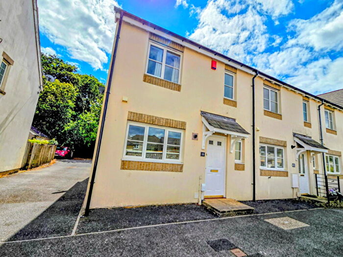 3 Bedroom End Of Terrace House For Sale In Temeraire Road, Manadon Park, Plymouth, PL5