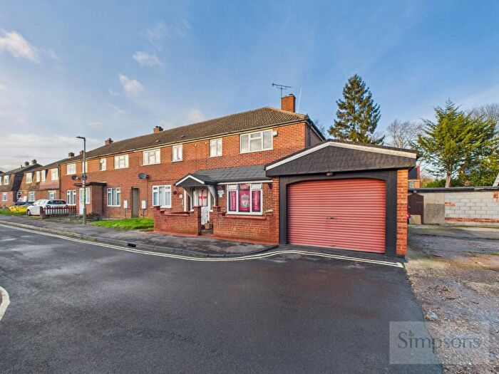 3 Bedroom End Of Terrace House For Sale In Buscot Drive, Abingdon, OX14