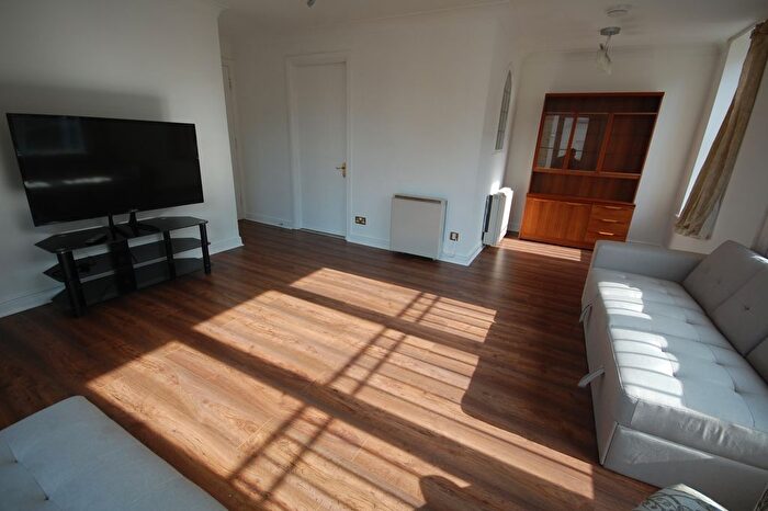 2 Bedroom Flat To Rent In Hartington Road, West Ealing, W13