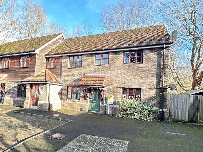 1 Bedroom Flat For Sale In Reads Walk, Steyning, West Sussex, BN44