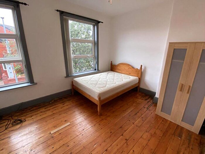 2 Bedroom Terraced House To Rent In Thornton Road, Fallowfield, Manchester, M14