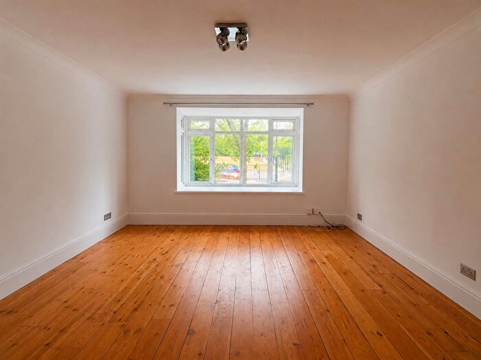 1 Bedroom Flat To Rent In Erith Road, Belvedere, DA17