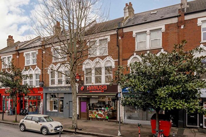 3 Bedroom Flat To Rent In Lordship Lane, East Dulwich, SE22