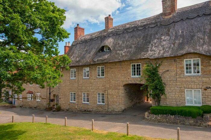 4 Bedroom Cottage For Sale In Main Street, Denton, NN7