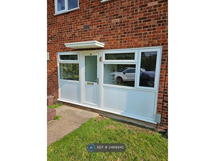 1 Bedroom Maisonette To Rent In Brookside Close, Milton Keynes, MK19