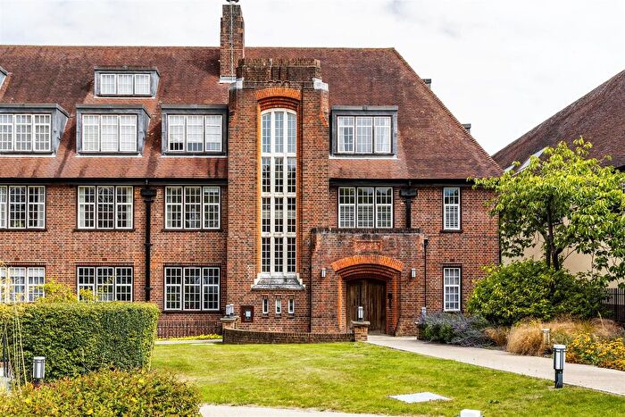 1 Bedroom Flat For Sale In Lesbourne Road, Reigate, RH2