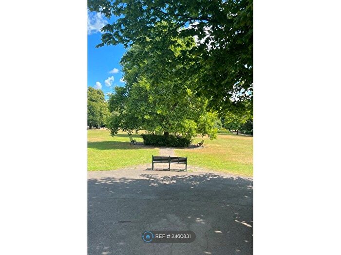 2 Bedroom Flat To Rent In Rosebery Lodge, Epsom, KT18