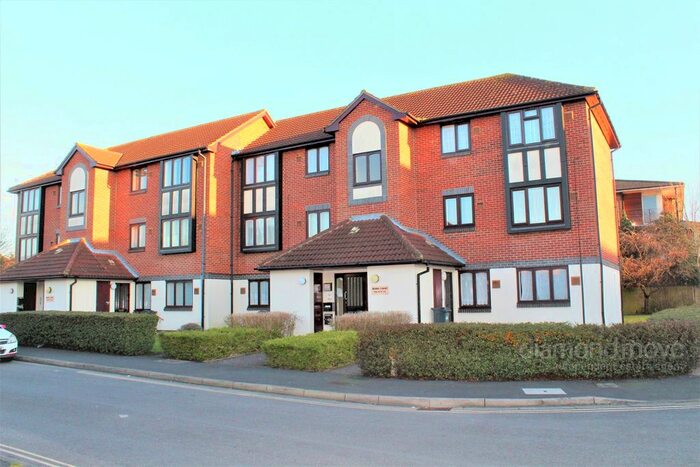 1 Bedroom Flat To Rent In Raglan Close, Hounslow, TW4
