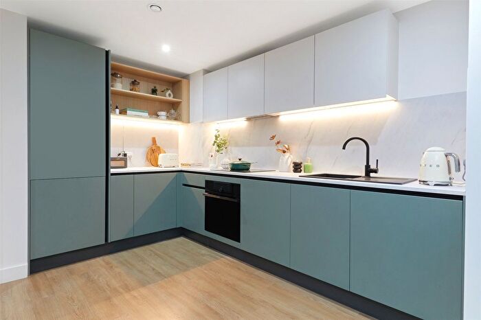 2 Bedroom Flat To Rent In Stafford Street, Bedminster, Bristol, Somerset, BS3