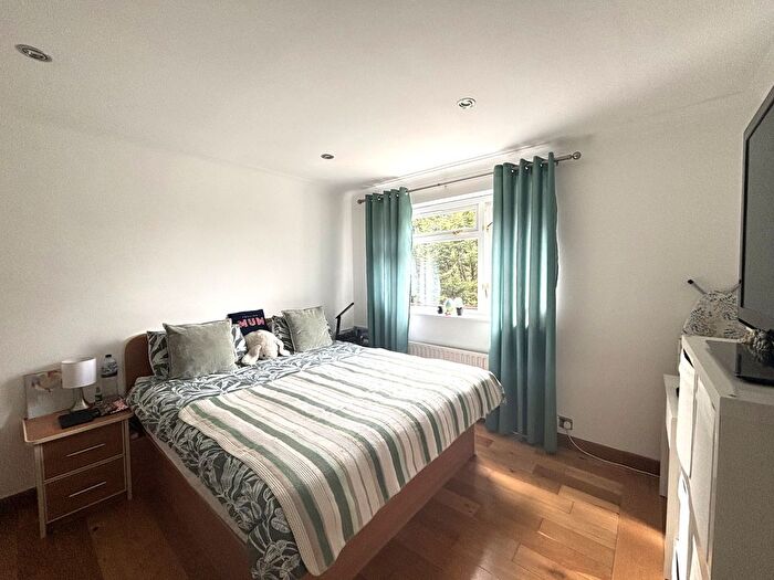 3 Bedroom Detached Bungalow To Rent In Coulsdon Road, Coulsdon, CR5