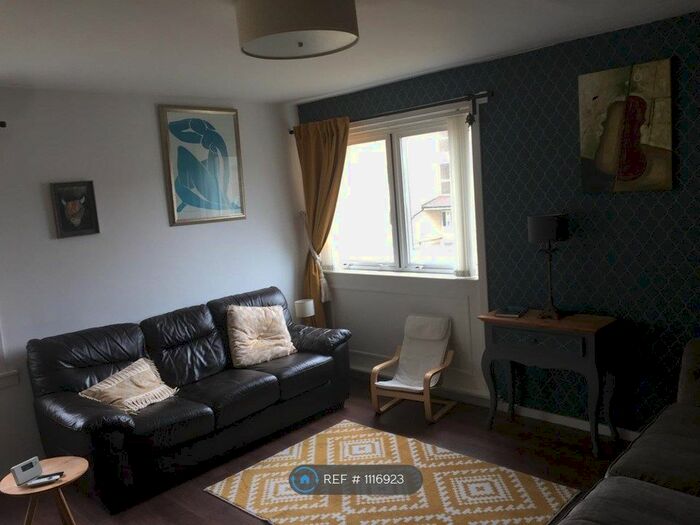 2 Bedroom Flat To Rent In Burnfoot Avenue, Troon KA10
