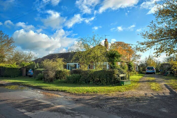 4 Bedroom Bungalow For Sale In Highbridge Road, Alvingham, LN11