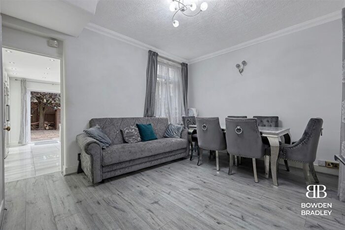 3 Bedroom Terraced House For Sale In Wellesley Road, London, E17