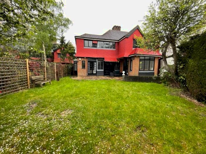 5 Bedroom Detached House To Rent In Heather Walk, Edgware, HA8