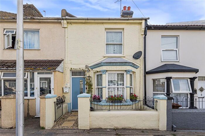 2 Bedroom Terraced House For Sale In Albany Road, Gillingham, Kent, ME7