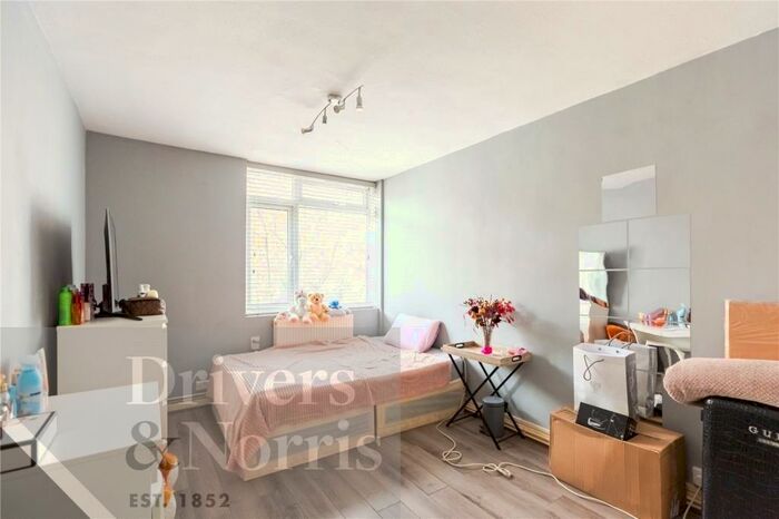 2 Bedroom Apartment To Rent In Hornsey Road, Archway, London, N19