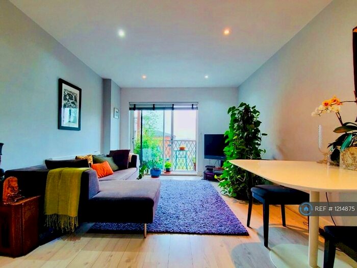 2 Bedroom Flat To Rent In Cherrywood Lodge, London, SE13