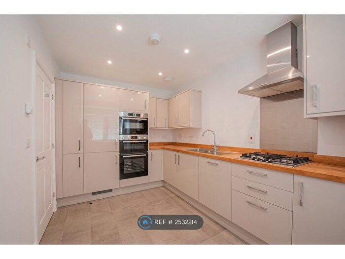 3 Bedroom Semi-Detached House To Rent In Old Boundary Close, Cambridge, CB22