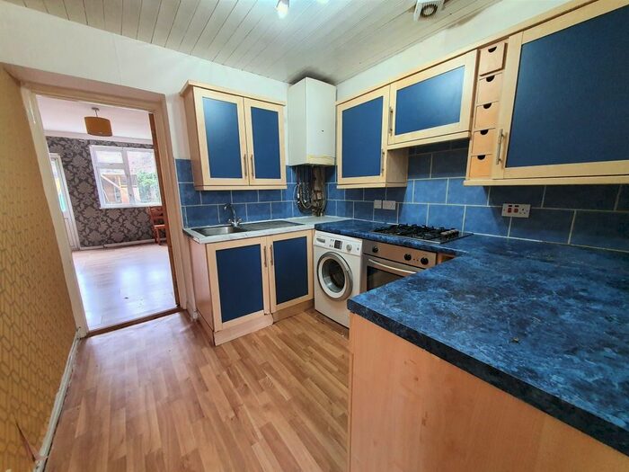 2 Bedroom Flat To Rent In Mansfield Road, Ilford, IG1