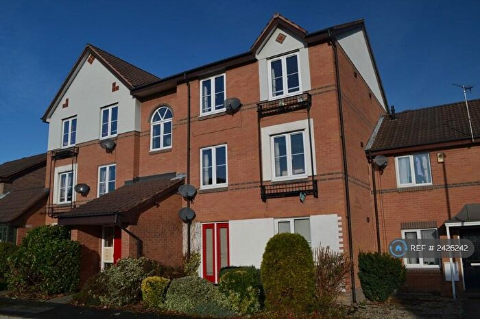 2 Bedroom Flat To Rent In Grange Road, Hunslet, Leeds, LS10