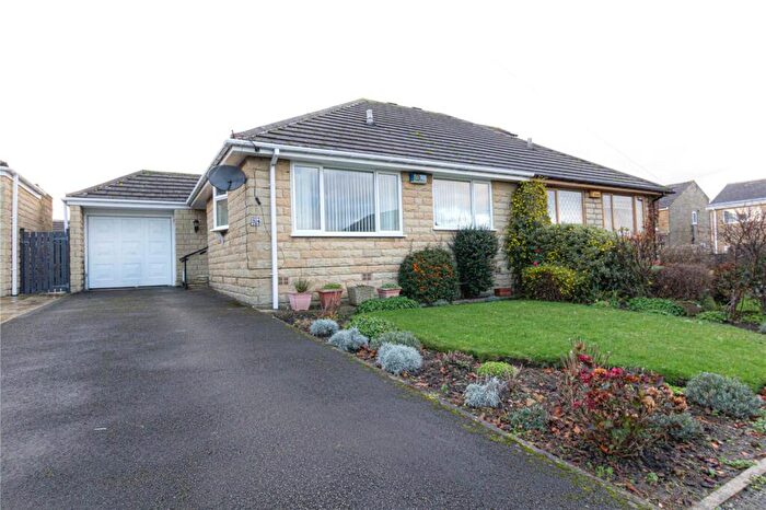 2 Bedroom Semi-Detached Bungalow To Rent In Falconers Ride, Netherton, Huddersfield, West Yorkshire, HD4