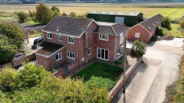 4 Bedroom Farm House For Sale In Dyke Drove, Bourne, Lincolnshire, PE10